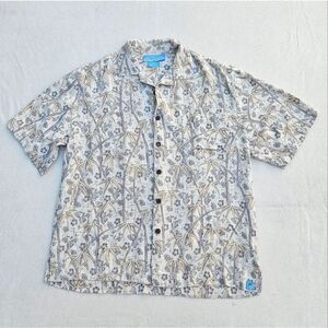 Bermuda Bay Beige Bamboo Trees and Habiscus Men's Short Sleeve Button Up Shirt